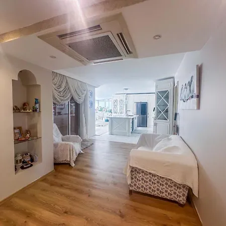 Oezel Huzurlu Βίλα