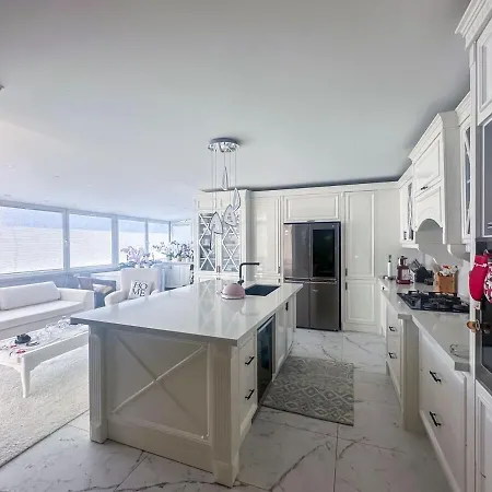 빌라 Oezel Huzurlu *